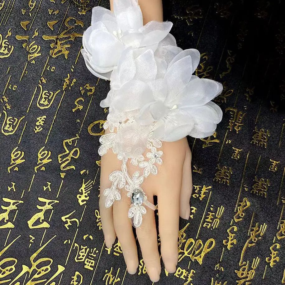 White Floral Bridal Gloves — product view 5