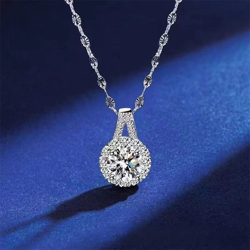 Crystal-Style Necklace – image 4