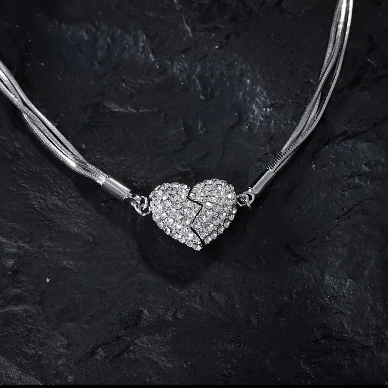 Heart Magnetic Necklace – heart detail