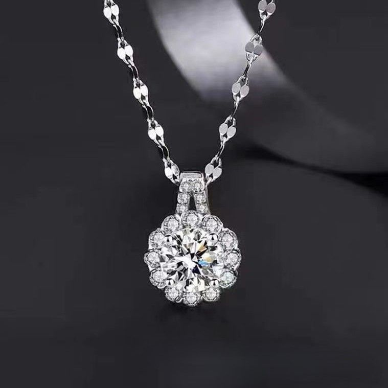 Crystal-Style Necklace – image 3