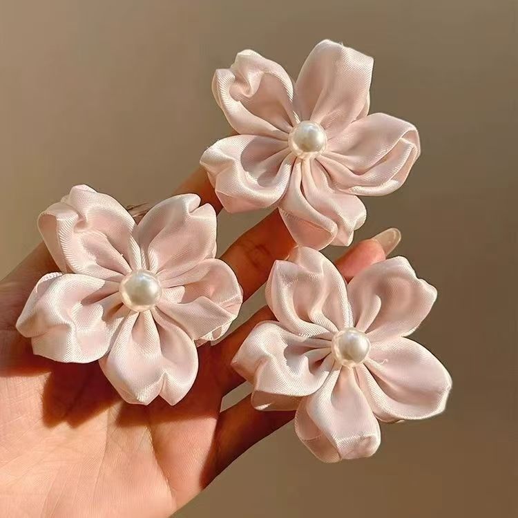 Pink Flower Hair Clip Set — product view 3