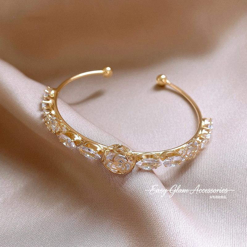 Floral Crystal-Style Adjustable Bracelet – image 3