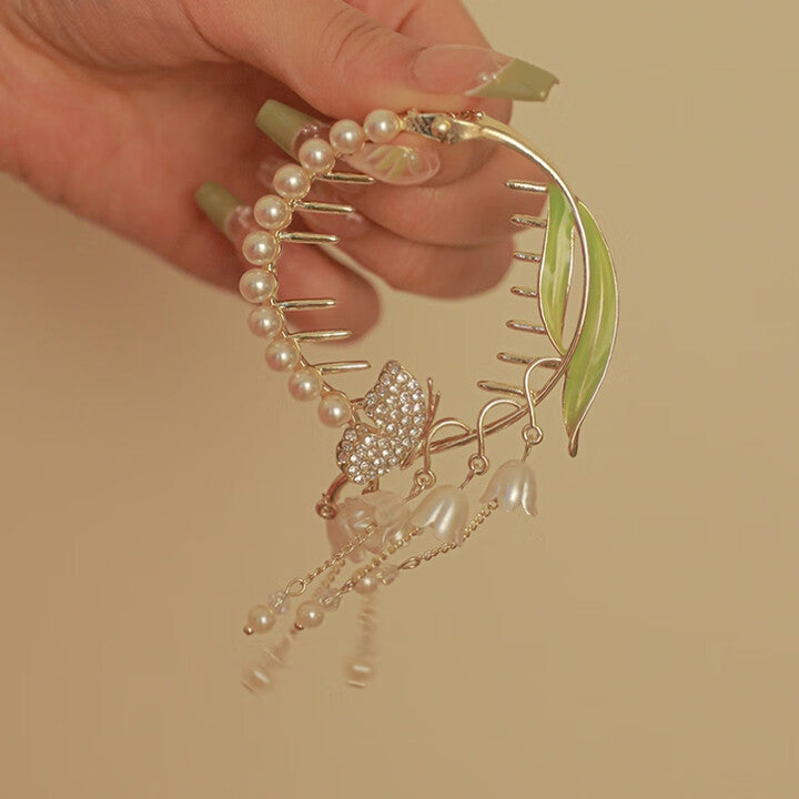 Lily Tassel Hair Clip