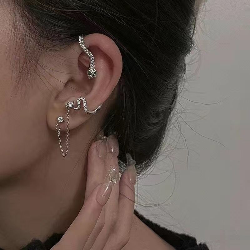 Butterfly Tassel Clip-On Earrings – image 4