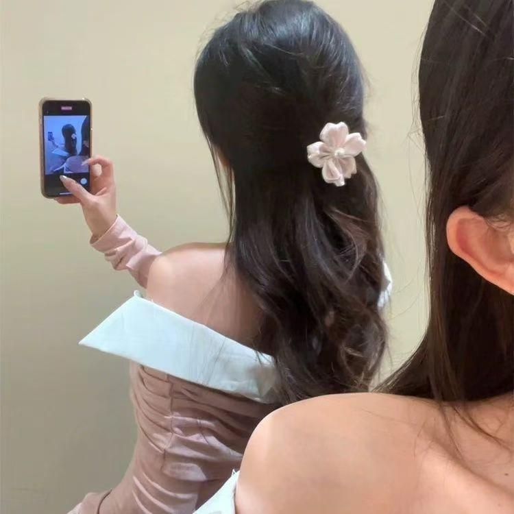 Pink Flower Hair Clip Set — product view 1