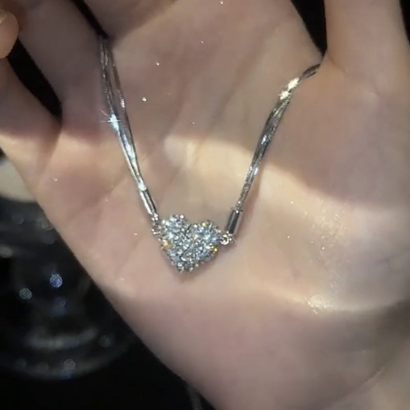 Heart Magnetic Necklace – silver heart close-up