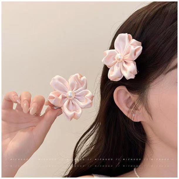 Pink Flower Hair Clip Set — product view 4