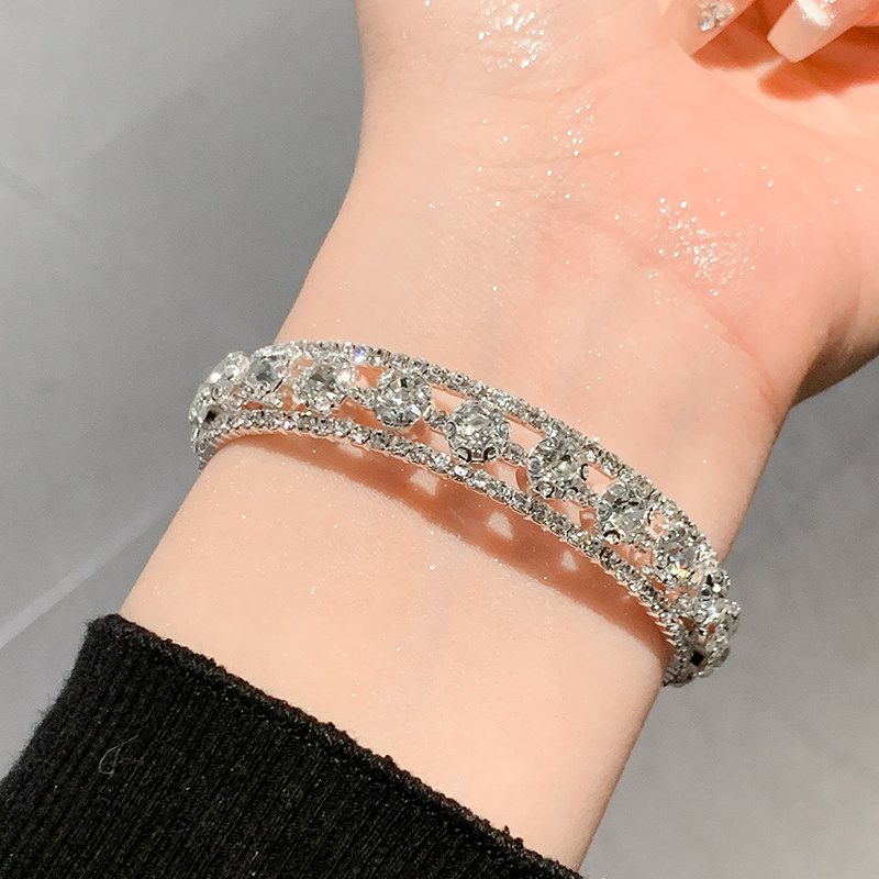Crystal-Style Adjustable Bracelet – image 9